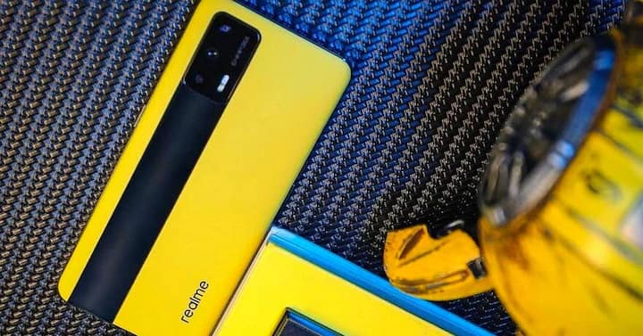 ਬੈਟਰੀ: ਪਾਵਰ ਲਈ Realme GT 5G ਦੇ ਸਮਾਰਟਫ਼ੋਨ 'ਚ 4,500mAh ਦੀ ਬੈਟਰੀ ਹੈ ਜੋ 65W ਫਾਸਟ ਚਾਰਜਿੰਗ ਨੂੰ ਸਪੋਰਟ ਕਰਦੀ ਹੈ, ਜੋ 65W ਸੁਪਰਡਾਰਟ ਚਾਰਜਿੰਗ ਸਪੋਰਟ ਦੇ ਨਾਲ ਆਉਂਦਾ ਹੈ। ਕਨੈਕਟੀਵਿਟੀ ਲਈ ਫੋਨ 'ਚ ਬਲੂਟੁੱਥ, ਵਾਈ-ਫਾਈ, ਜੀਪੀਐਸ ਵਰਗੇ ਫੀਚਰਸ ਦਿੱਤੇ ਗਏ ਹਨ। ਇਸ 'ਚ ਡਾਲਬੀ ਐਟਮਸ ਡਿਊਲ ਸਟੀਰਿਓ ਸਪੀਕਰ, ਹਾਈ ਰੈਜ਼ੋਲਿਸ਼ਨ ਆਡੀਓ ਅਤੇ 3.5mm ਆਡੀਓ ਜੈਕ ਸਪੋਰਟ ਹੈ। ਫ਼ੋਨ ਫਿੰਗਰਪ੍ਰਿੰਟ ਸੈਂਸਰ ਨਾਲ ਲੈਸ ਹੈ।