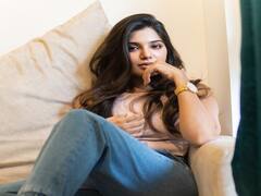 Actress Aathmika | நெறைஞ்ச மௌனம் நீ பாடும் கீதம் - ஆத்மிகா போட்டோ ஆல்பம்