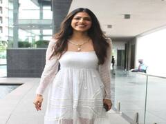 Actress Malavika mohan pics | அதிசயமே அசந்துபோகும் நீயெந்தன் அதிசயம் - மாளவிகா மோகன்!