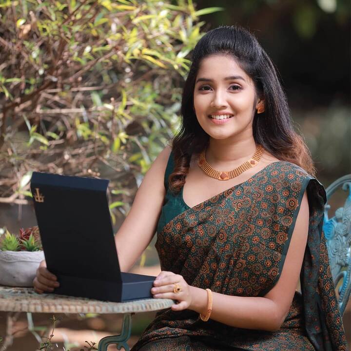 ఈ సినిమా కోసం తొలుత రాజశేఖర్ కూతురు శివాత్మికను అనుకున్నారని తెలిసింది.