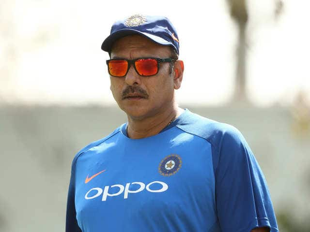 Ravi Shastri Test Positive: टीम इंडिया के कोच रवि शास्त्री को हुआ कोविड, फ्लो टेस्ट पॉजिटिव आने पर शास्त्री समेत 4 सदस्य आइसोलेट