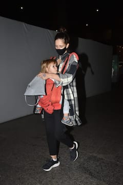 IN PICS: Kalki Koechlin’s Baby Daughter Sappho Steals The Limelight At The Airport With Her Cuteness!