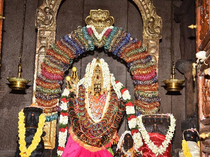 மதுரை : ஐந்து ஆயிரம் கண்ணாடி வளையல்களை கொண்டு ராக்காயி அம்மன் கோவிலில் அலங்காரம் Madurai Meenakshi Temple and alagar Temple are different festivals மதுரை : ஐந்து ஆயிரம் கண்ணாடி வளையல்களை கொண்டு ராக்காயி அம்மன் கோவிலில் அலங்காரம்