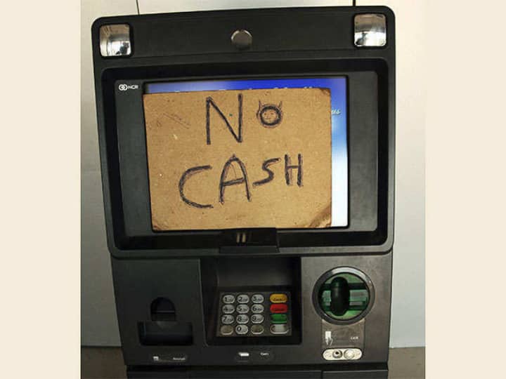 RBI to penalise banks for non-availability of cash in ATMs from October 1 RBI Penalty on Banks: ஏடிஎம்-யில் பணம் இல்லை என்றால் வங்கிகளுக்கு அபராதம் - அக்டோபர் 1 முதல் அமல்!