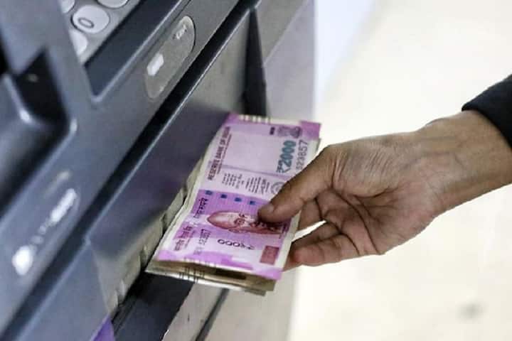 RBI ATM Cash New Rule Banks have to pay fines if ATMs run out of cash Banks To Pay Fines If ATMs Run Out Of Cash From October: RBI