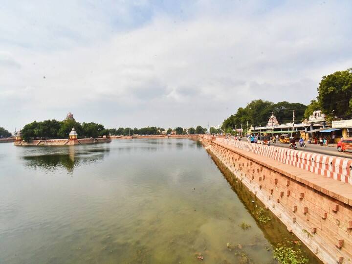 மதுரை வண்டியூர் தெப்பக்குளம் நீர் நிறைந்துள்ள காட்சி.