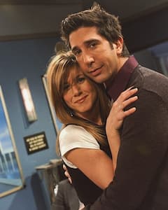 Photo : 'Friends' स्टार Jennifer Aniston आणि David Schwimmer यांचं नातं 'फ्रेन्ड्स'च्याही पलिकडचं?