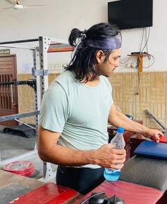 Neeraj Chopra's Food Habbit : প্রতিযোগিতা চলাকালীন কী থাকে ডায়েট চার্টে? শেয়ার করলেন নীরজ চোপড়া