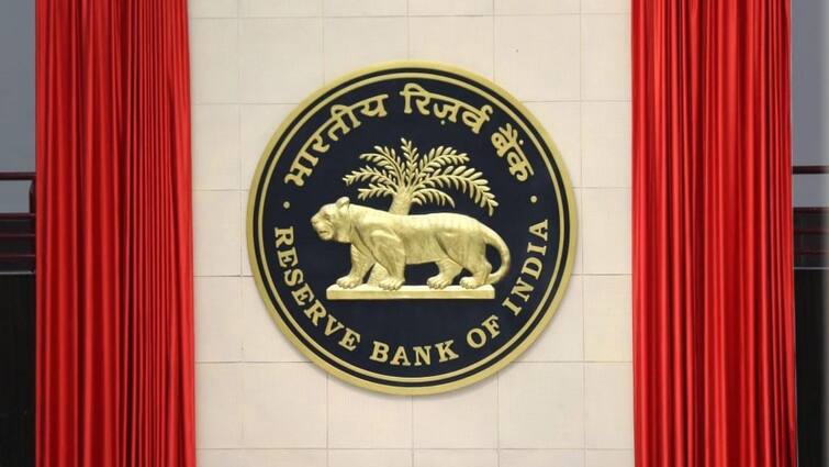 RBI to penalise banks for non availability of cash in ATMs from October 1 RBI Penalty on Banks: ATM-এ টাকা না থাকলে হতে পারে জরিমানা, নয়া বিজ্ঞপ্তি জারি RBI-এর
