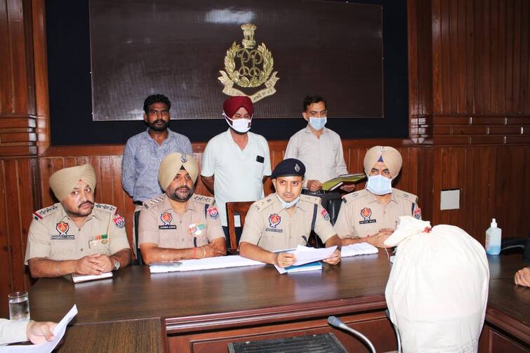 India Pak Ferozepur Border 10 kilogram heroine seized and one arrest ਭਾਰਤ-ਪਾਕਿ ਸਰਹੱਦ ਤੋਂ 53 ਕਰੋੜ ਦੀ ਹੈਰੋਇਨ ਬਰਾਮਦ, ਇਕ ਨਸ਼ਾ ਤਸਕਰ ਗ੍ਰਿਫ਼ਤਾਰ
