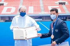 ਓੜੀਸਾ ਦੇ ਮੁੱਖ ਮੰਤਰੀ ਨਵੀਨ ਪਟਨਾਇਕ ਨੇ ਹਾਕੀ ਖਿਡਾਰੀਆਂ ਨੂੰ ਕੀਤਾ ਸਨਮਾਨਤ, ਓਲੰਪਿਕ ' ਪ੍ਰਦਰਸ਼ਨ ਦੀ ਕੀਤੀ ਤਾਰੀਫ