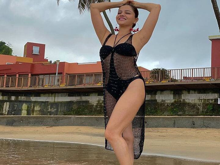 मोनोकनी वीडियो में Rubina Dilaik ने लगाया ग्लैमरस का तड़का, स्वीमिंग पूल में बनाई वीडियो... Rubina Dilaik fun in pool video goes viral watch मोनोकनी वीडियो में Rubina Dilaik ने लगाया ग्लैमरस का तड़का, स्वीमिंग पूल में बनाई वीडियो...