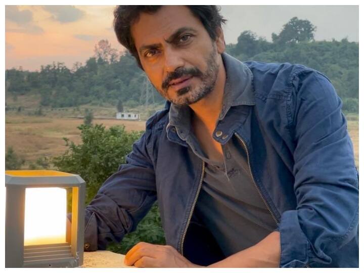 Nawazuddin Siddiqui said that he spent one and a half year eating tea and parle g biscuits Nawazuddin Siddiqui बोले- मां के ख़त में लिखे शेर से मिली ताक़त, डेढ़ साल चाय और बिस्कुट खा कर गुज़ारे थे