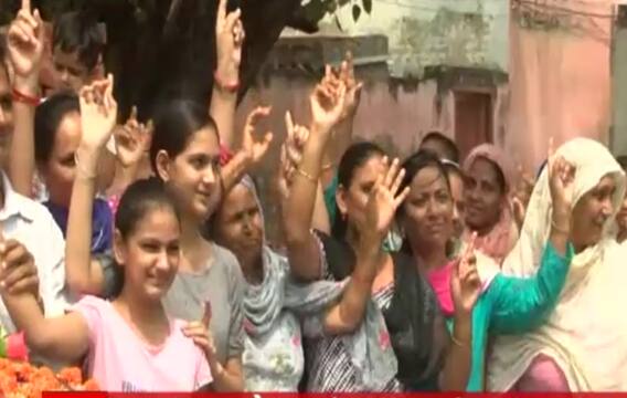 ਜੱਦੀ ਪਿੰਡ ਪਹੁੰਚੇ ਹਾਕੀ ਖਿਡਾਰੀ, ਪਏ ਭੰਗੜੇ