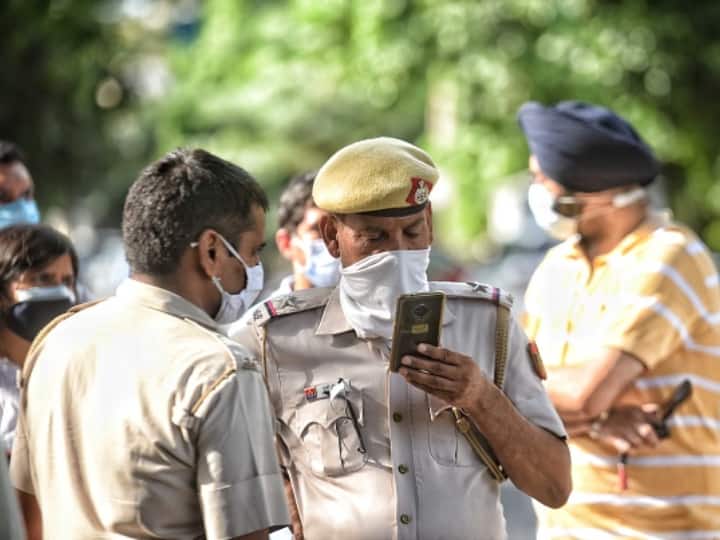 Delhi: SHO Adarsh Nagar Suspended Days After Viral Video Of Cop Bullying Man For Protesting Against Illegal Construction A Delhi SHO Suspended After His Video Bullying Man For Protesting Illegal Construction Went Viral