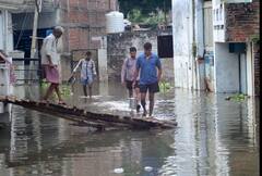 Flood 2021: UP में भारी बारिश से नदियां उफान पर, बाढ़ से लाखों लोग प्रभावित | ABP Ganga Hindi