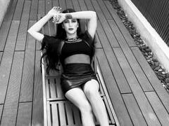 Actress Shruti Hassan pics | கட்டிக்கொள்ளக் கொட்டிக் கொடு.. நட்சத்திரம் ஒரு கோடி - ஸ்ருதிஹாசன் போட்டோஷூட்