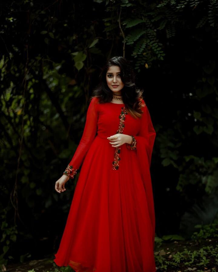 అనిఖా సురేంద్రన్