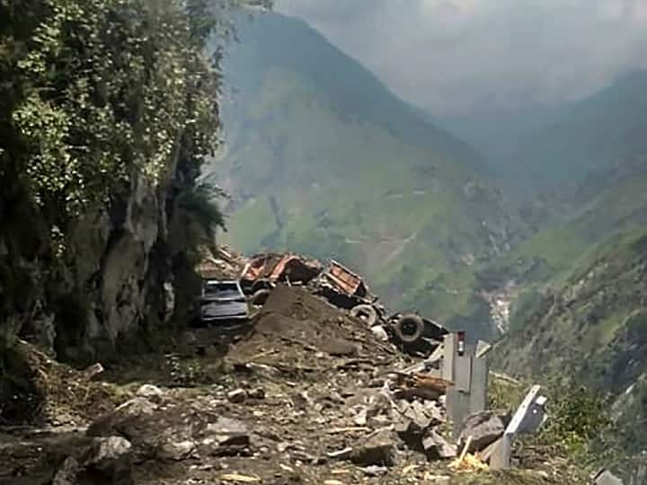 गृह मंत्री ने भारत-तिब्बत सीमा पुलिस (आईटीबीपी) को बचाव एवं राहत अभियानों में हिमाचल प्रदेश सरकार को सभी प्रकार की सहायता देने का निर्देश दिया है.