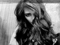 Actress Shruti Hassan pics | கட்டிக்கொள்ளக் கொட்டிக் கொடு.. நட்சத்திரம் ஒரு கோடி - ஸ்ருதிஹாசன் போட்டோஷூட்