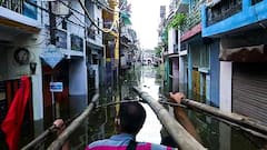 Prayagraj Flood : बाढ़ से एक लाख से ज्यादा आबादी प्रभावित, जानवर भी बेहाल | ABP Ganga Hindi