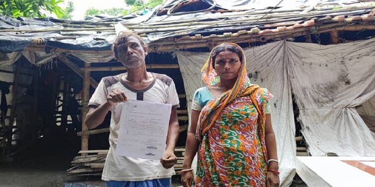 East Medinipur Nandakumar Awas Yojana Man not provided home allegedly because he supports BJP East Medinipur : বিজেপি করায় আবাস যোজনার বাড়ি থেকে বঞ্চনার অভিযোগ ! কাঠগড়ায় তৃণমূলী প্রধান