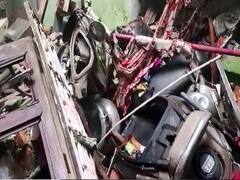 Shamli: जोरदार धमाके के बाद भरभराकर गिरा मकान, महिला की मौत, दो घायल