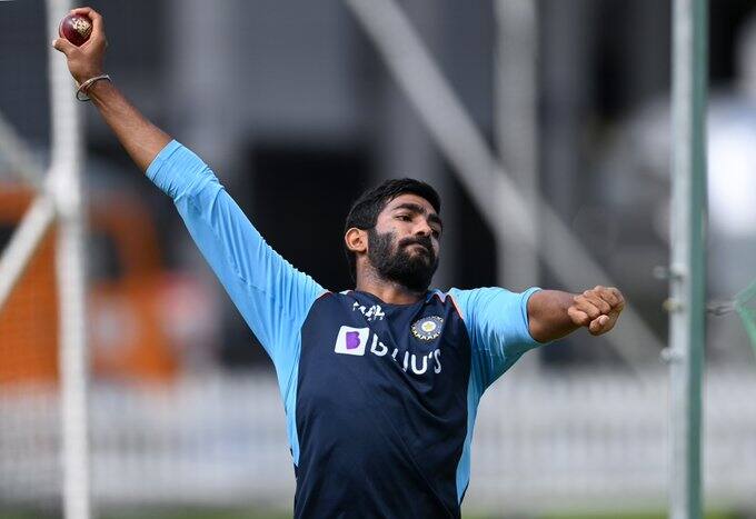 ఒకవేళ శార్దూల్ ఠాకూర్ అందుబాటులో లేకపోతే అతడి స్థానంలో ఇషాంత్ శర్మ, ఉమేశ్ యాదవ్ ఎవరికో ఒకరికి తుది జట్టులో చోటు దక్కే అవకాశం ఉంది.
