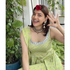 शादी के बाद पहली बार Kajal Aggarwal ने मनाई हरियाली तीज, ग्रीन सूट, गले में चोकर और हाथों में मेहंदी लगाए दिखीं खूबसूरत