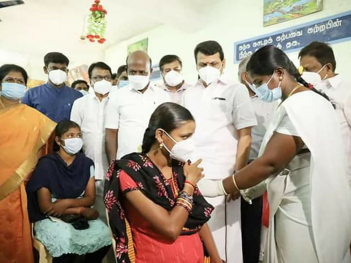 கரை வேட்டி இல்லாமல் கரூரில் ஜாலி வாக்...! - மருத்துவத்தை பின்பற்றிய மின்சாரம்...!