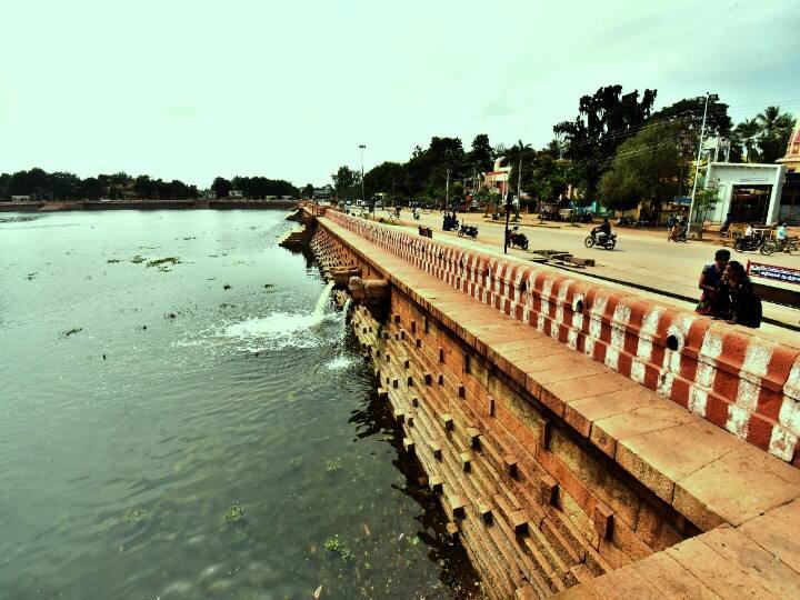 தண்ணீர் நிரையும் வண்டியூர் தெப்பக்குளம் காட்சி.