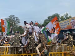 भोपाल में युवा कांग्रेस का विरोध-प्रदर्शन, सीएम आवास का घेराव करने के दौरान पुलिस ने हिरासत में लिया