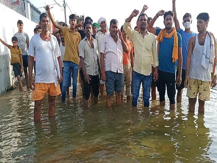 Bihar Flood Victims Anger Erupted after not Getting Help protested Against Nitish Kumar Government ann Bihar Flood: मदद नहीं मिलने से नाराज बाढ़ पीड़ितों का फूटा गुस्सा, सरकार के खिलाफ किया प्रदर्शन