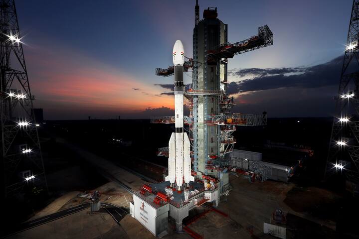ISRO PSLV-C52 launch countdown orbital mission first launch 2022 Satish Dhawan Space Centre ISRO के 2022 के पहले प्रक्षेपण अभियान के लिए उल्टी गिनती शुरू, जानिए इस नए मिशन में क्या रहेगा खास