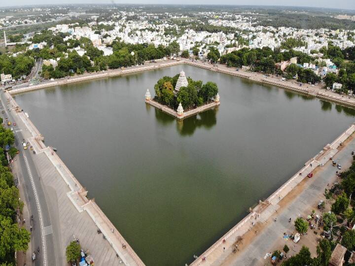 மதுரை வண்டியூர் தெப்பக்குளம் பருந்து பார்வையில்.