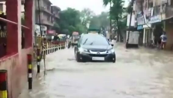 Varanasi & Prayagraj submerged in flood water | Bharat Ki Baat | August 11, 2021