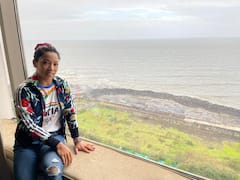 InPics: సచిన్, సల్మాన్‌ను కలిసిన మీరాబాయి చాను... ట్రెడిషనల్ లుక్‌లో చాను