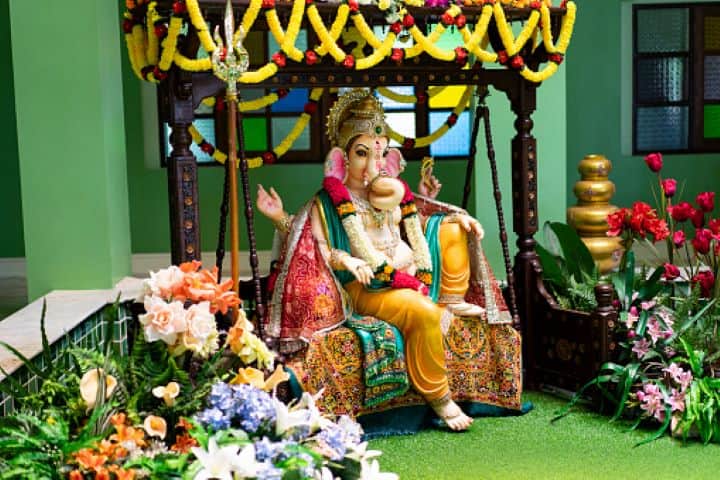 Happy Ganesh Chaturthi 2021 Wishes Lord Ganesh GIF Images Quotes Status Messages Photos  Greetings Ganesh Chaturthi 2021 Wishes: गणेश चतुर्थी पर इन खास मैसेजों से दे शुभकामनाएं, सभी होंगे खुश