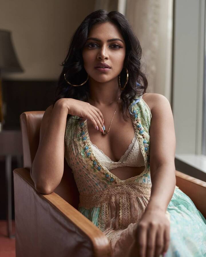 (Courtesy : Instagram) పెళ్లి, డివోర్స్ తో వార్తల్లో నిలిచిన ఈ బ్యూటీ ఇప్పుడు తన కెరీర్ పై ఫోకస్ పెట్టింది.