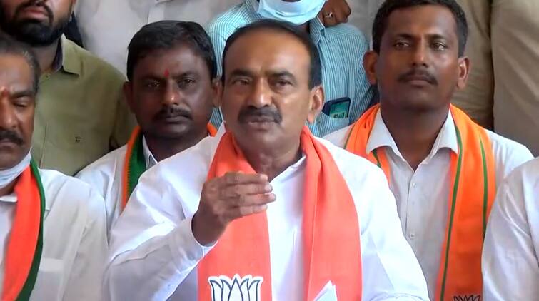 BJP Leader Eatala Rajender conducts Election campaign for Huzurabad Bypoll Huzurabad: డబ్బులు ఇచ్చేదాకా కొట్లాడతా.. కేసీఆర్‌ను వదిలే ప్రసక్తే లేదు: ఈటల రాజేందర్