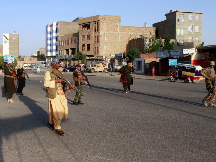 Afghanistan News Taliban fighters entered the outskirts of Kabul Afghanistan News: తాలిబన్ల చేతిలో అఫ్గానిస్థాన్.. అధికార మార్పిడి కోసం చర్చలు