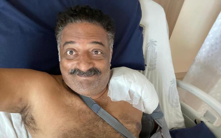 Prakash Raj thanks everyone for their prayers as he shares a selfie post surgery Prakash Raj Surgery :  'ది డెవిల్ ఈజ్ బ్యాక్..' షూటింగ్ కి రెడీ..