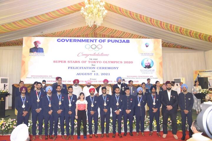 ਭਾਰਤੀ ਪੁਰਸ਼ ਹਾਕੀ ਟੀਮ ਨੇ ਇਸ ਵਾਰ ਓਲੰਪਿਕ 2020 'ਚ ਕਾਂਸੇ ਦਾ ਤਗਮਾ ਜਿੱਤਿਆ ਸੀ।