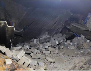 Surat : ઇન્દિરા આવાસના 2 મકાન ધરાશાયી થતાં 2 વર્ષીય બાળકીનું મોત, 8 ઘાયલ