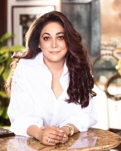 Nita Ambani से कम स्टाइलिश नहीं हैं देवरानी Tina Ambani, देखें उनकी तस्वीरें