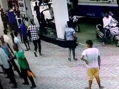पेट्रोल पंप पर जमकर चले लाठी-डंडे, पुलिस को देखकर फरार हुए आरोपी 