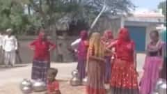 બનાસકાંઠાઃ આ ગામમાં છેલ્લા ત્રણ મહિનાથી પીવાનું પાણી ન મળતા ગ્રામજનોમાં ભારે રોષ