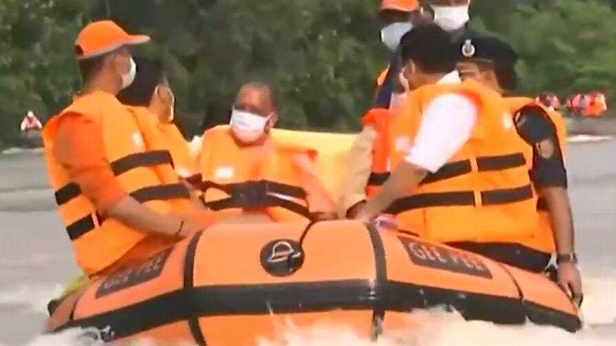 Chief Minister Yogi Adityanath to take stock of flood affected Ghazipur and Ballia today Flood in UP: सीएम योगी ले रहे हैं बाढ़ प्रभावित इलाकों का जायजा, आज करेंगे बलिया और गाजीपुर का दौरा