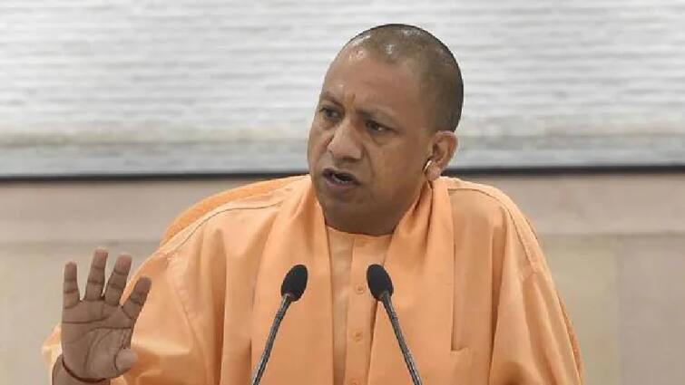 CM Yogi Adityanath remembers freedom fighters of India on Independence day Independence Day 2021: बलिदान देने वाले क्रांतिकारियों को याद कर ‘आजादी का अमृत महोत्सव‘ को सार्थकता प्रदान करें: सीएम योगी