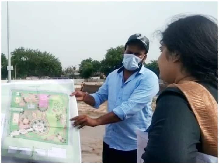 फिरोजाबाद: डेढ़ करोड़ से अधिक की लागत से बन रहा अटल बिहारी पार्क का नगर आयुक्त ने किया निरीक्षण